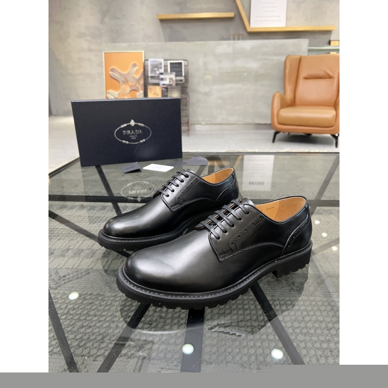 Pra*a leather shoes